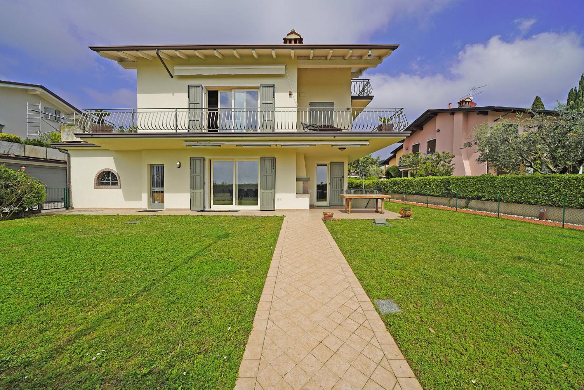 Holiday home Bucaneve By Wonderful Italy